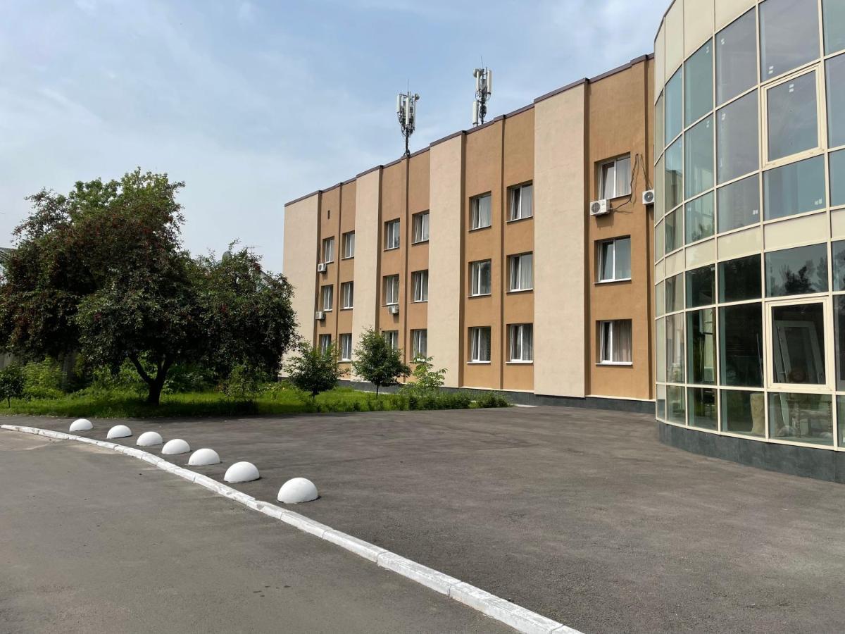 Dinamo Hotel คาร์คิฟ ภายนอก รูปภาพ